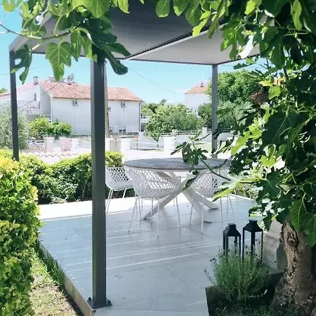 Leana * Vodice