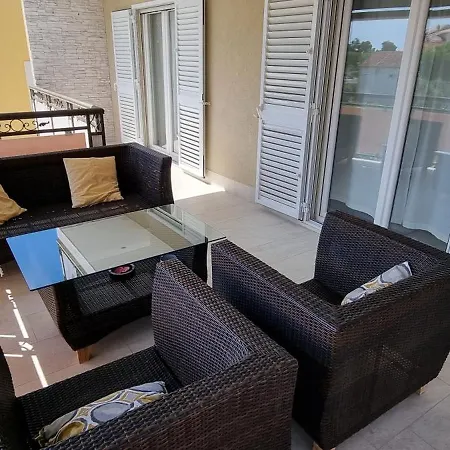 Apartment Leana *